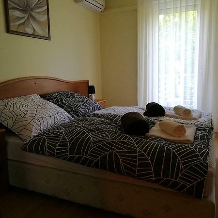 Niki Apartman Heviz Bagian luar foto