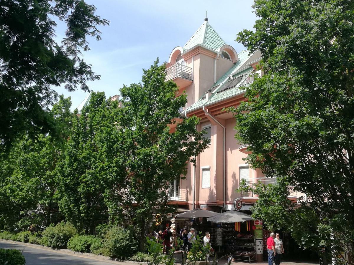Niki Apartman Heviz Bagian luar foto